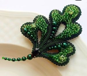 Broche de Flores Bordado a Mano de Primera Calidad con Cuentas para Mujeres, Hombres y Niños - Joyería para Fiestas y Compromisos, para Abrigos, Bufandas y Sombreros - Product Image 6