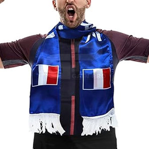 Écharpe de football ultime en tissu tricoté doux et chaud, vêtement premium pour les supporters, idéale pour les matchs en stade et le confort hivernal - Product Image 6