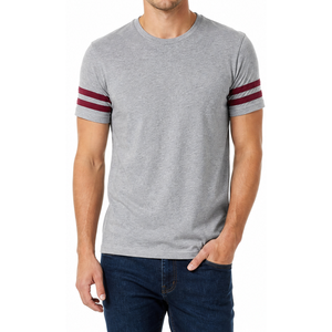 Camiseta clásica para hombre con rayas en las mangas, cuello redondo, gris jaspeado, granate, doble rayas, camiseta informal de manga corta. - Product Image 2