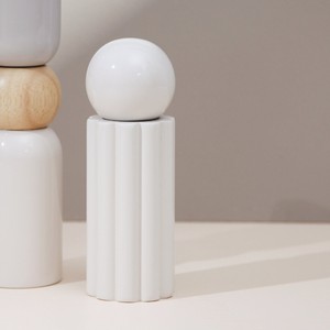 Moulin à sel et à poivre en laque de luxe, finition lisse, forme bulle, fait main au Vietnam - Product Image 2