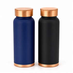 Bouteilles d'eau en cuivre coloré artisanales de qualité supérieure, bouteilles à boire en cuivre pur pour la maison, le bureau et les cadeaux - Product Image 1