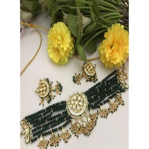 ชุดสร้อยคอพร้อมต่างหูประดับมุกเทียมมอยส์ซาไนต์ชุบทองเหลืองคุณภาพพรีเมียมระดับหรูหรา เหมาะสำหรับเป็นของขวัญงานแต่งงานสำหรับผู้หญิง - Product Image 2