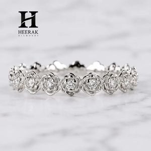 Anillo de Diamantes Cultivados en Laboratorio con Diseño de Flor Eterna, Oro Blanco de 14K, Estilo Botánico de Rosa, para Boda - Product Image 2