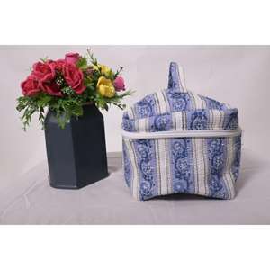 Sac à cosmétiques en coton matelassé floral fait main, grand organisateur de maquillage, trousse de toilette de voyage, sac de rangement à fermeture éclair, cadeau pour elle - Product Image 4