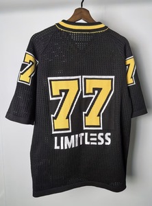 Camiseta Deportiva de Fútbol Americano Negra y Dorada, Tejida, Cuello en V, Sin Mangas, Uniforme de Equipo Personalizado, Ecológica, de Secado Rápido y Transpirable, de Poliéster - Product Image 4