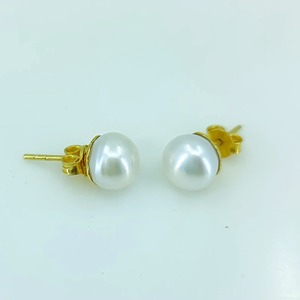 ต่างหูมุกน้ำจืดขัดเงาประดับทองคำ เงินแท้ 925  งานแฮนด์เมด  ของขวัญสำหรับเธอ - Product Image 2
