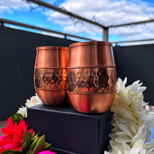 Verre à boire artisanal en cuivre pur, au design antique, conçu pour les bienfaits ayurvédiques et le stockage traditionnel de l'eau - Product Image 1