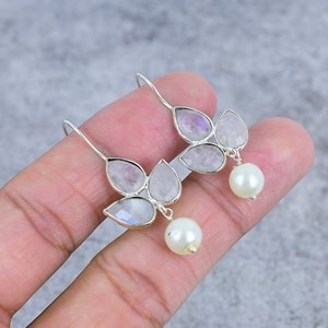 Boucles d'oreilles tendance en argent sterling 925 avec perles d'eau douce et pierres précieuses en pierre de lune arc-en-ciel, à crochet en argent, cadeau de fiançailles, pour usage quotidien - Product Image 3