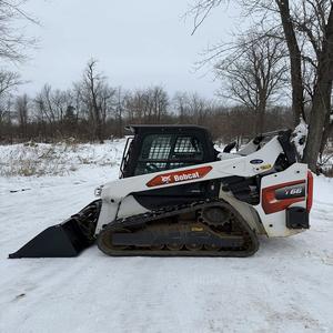 Chargeuse compacte sur chenilles Bobcat S66 de qualité supérieure, conçue pour un contrôle fluide et un rendement élevé - Product Image 2