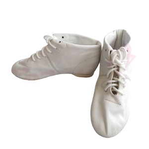 Chaussures de danse jazz extensibles en cuir et caoutchouc pour femmes et filles, avec logo OEM personnalisé, semelle intermédiaire en PU et doublure en coton, vente en gros FEZMAX WEAR - Product Image 1