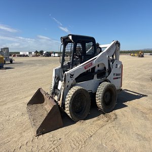 Cargadora Compacta S740 2022 de Dos Velocidades y Alto Flujo con Cabina Cerrada, Máquina de Construcción de Alto Rendimiento con Capacidad de Carga Nominal de 200 Toneladas - Product Image 1