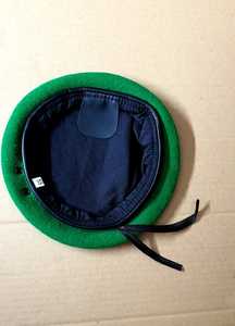 หมวกเบเรต์คุณภาพสูงแบบกำหนดเองสำหรับขายส่ง ออกแบบหมวกเบเรต์สำหรับทุกเพศ รับผลิตแบบ OEM ODM สำหรับงานพิธี - Product Image 2