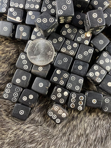 Dés à jouer en corne d'animal écologiques de haute qualité, uniques et très demandés, accessoire de jeu vintage noir premium, artisanat Saniya - Product Image 2