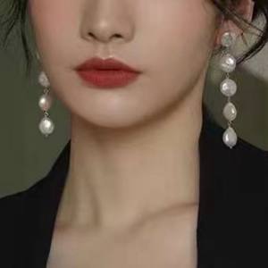 Aretes de Plata S925 con Perlas Redondas Naturales de Agua Dulce de 11-12 mm, Venta al por Mayor, Luz Intensa con Ligeras Imperfecciones, Juego Completo, Se Puede Usar Dos Veces - Product Image 1