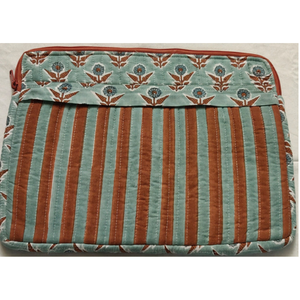 Sac à dos matelassé artisanal indien haut de gamme en coton, imprimé au bloc, multi-poches zippées, durable, doux et classique pour le bureau - Product Image 1