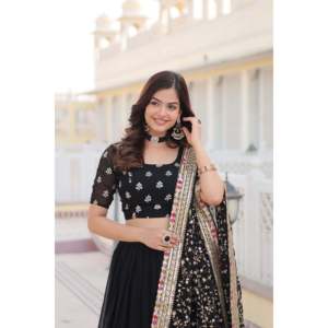 LIVEWEAR Lehenga Choli noir attrayant pour les occasions spéciales - Product Image 1