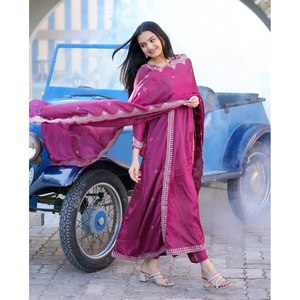 Vestido de Fiesta de Chifón con Silueta Holgada de Diseñador, con Elegante Trabajo de Bordado con Lentejuelas - Product Image 5