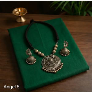 Ensemble de collier en alliage oxydé écologique avec pendentif à thème animalier et boucles d'oreilles assorties, cadeau dans un emballage personnalisé - Product Image 2