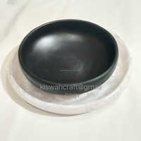 Assiette de service décorative ronde en résine marbrée rouge moderne, écologique, faite à la main, de qualité alimentaire, lavable au lave-vaisselle, pour les fêtes