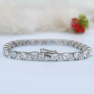 Pulsera de tenis de moissanita con corte trillón, pulsera de boda, pulsera de lujo con diamantes de corte trillón, regalo para la futura novia - Product Image 3