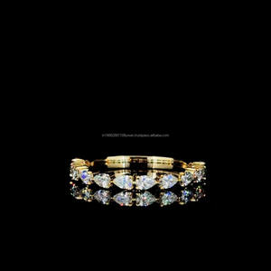 Bande d'éternité vintage élégante avec diamants de laboratoire brillants taille poire cadeau de mariage ou d'anniversaire intemporel - Product Image 1