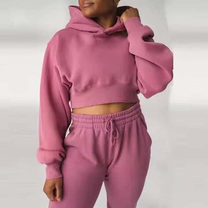Sudadera Corta con Capucha y Bolsillos para Mujer - Práctica y Elegante, Perfecta para la Comodidad en Movimiento - Product Image 3