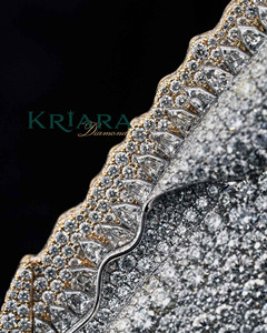 Pendentif Vierge Marie en Argent 925 et Or 18 carats avec Diamant de laboratoire taille brillant rond couleur D, Bijou unisexe religieux - Product Image 2