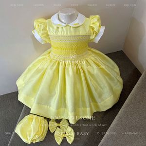 Robe courte scintillante jaune pour filles, manches courtes, design personnalisé, fabrication ODM au Vietnam par un fournisseur de confiance - Product Image 2
