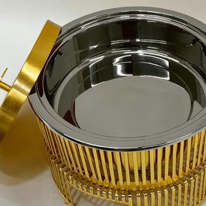 Plat de service rond moderne doré en acier inoxydable avec support à lamelles verticales pour réchaud de buffet, idéal pour les fêtes et la restauration - Product Image 3