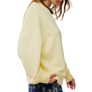 Sudadera Oversize de Invierno para Mujer, Estilo Casual Urbano, con Estampado Personalizado Frontal, Cuello Simulado, Forro Polar de Algodón Suave y Ecológico - Product Image 4