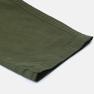 Pantalones cargo para hombre de diseño funcional y estilo casual premium, con tela transpirable y estilo utilitario. - Product Image 6