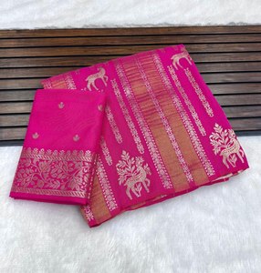 Sari en Georgette Jari Khaddi Crepe Deer Elegance Forest Charm Jacquard, tissage traditionnel lourd, bordure royale, pour mariage et événements importants - Product Image 5