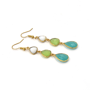 Pendientes Colgantes Bohemios con Flores y Piedras Preciosas Variadas |   Latón con Ágata Blanca, Prehnita, Calcedonia Aqua, Corte Checker, Chapado en Oro de 18K - Product Image 2