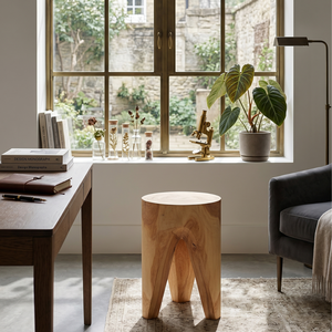 Tabouret trépied ARTERRA Premium fait main pour villa, hôtel et appartement, en teck massif, siège polyvalent pour espaces rustiques et modernes - Product Image 4