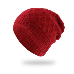 Gorros de lana de lujo para hombre y mujer, gorros de invierno personalizados al por mayor, gorros de punto de color caramelo. - Product Image 2