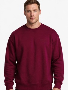 เสื้อสเวตเชิ้ตคอกลมสีแดงเบอร์กันดีสำหรับผู้ชายทรงปกติจาก ONETEN Apparel สวมใส่สบาย - Product Image 4