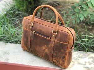 Sac messager en cuir rustique pour homme, sacoche d'affaires de haute qualité, sac à bandoulière pour bureau, 15 pouces - Product Image 1