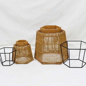 Vente en gros : Paniers à fleurs géométriques en plastique, écologiques et durables, pour usage au sol, avec base détachable, pour entrée principale (lot de 2) - Product Image 2