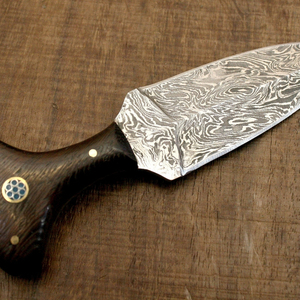 Couteau de chasse multifonctionnel à lame fixe en acier Damas fait main avec manche en bois, taille personnalisable, OEM, pointe tombante, couteau à dépecer - Product Image 4