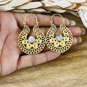 Mast Moving Pendientes de Aro Boho Mandala, Joyería Tribal de Latón para Mujer, Chapados en Oro de 18k, con Filigrana y Piedra Lunar, Venta al por Mayor/OEM/ODM - Product Image 3