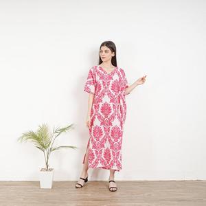 Vestido Kaftán de Algodón con Estampado Floral Rosa para Mujer, Corte Holgado, Cuello en V, Estilo Maxi, para Descansar o para la Playa - Product Image 3
