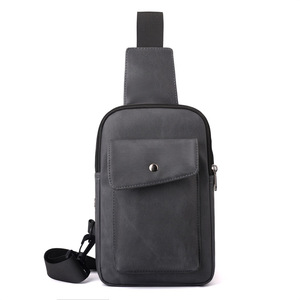 Elegante Bolso Cruzado de Cuero para el Pecho con Material Resistente, Correa de Hombro Ajustable y Diseño Moderno para Uso Diario al Aire Libre - Product Image 4