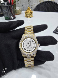 AARVA JEWELS นาฬิกาข้อมือผู้หญิงหรูหราทองเหลืองสีเหลืองประดับเพชรเต็มหน้าปัดทรงกลม - Product Image 5