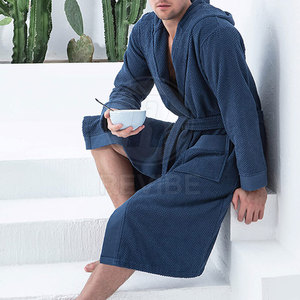 Bata de Baño para Hombre Cozy Lifestyle, 100% Algodón, Transpirable, Manga Larga, con Bolsillos, Cómoda y Relajante para Uso Diario en Casa - Product Image 4