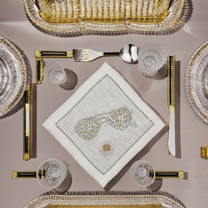 Servilleta de cóctel de diseño refinado con bordado a máquina; duradera, perfecta para mesas elegantes y temas campestres. - Product Image 5