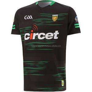   Maillot de football premium 100 % polyester pour joueurs, ensemble haute performance, design uni, manches courtes, service OEM disponible sur le devant - Product Image 1