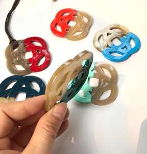 Pendentif en corne de buffle naturelle de luxe fait main, étanche, motif animal, collier pendentif Dote Dote, best-seller par HF CRAFTS - Product Image 2