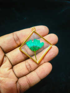 Nouvelle Arrivée Meilleure Qualité Fleur Séchée Résine Pendentif Collier Floral Orgone Vintage Style Bijoux De Mode du Fournisseur En Vrac - Product Image 3