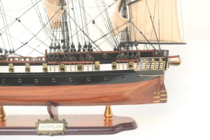 Maqueta de Barco de Vela de Madera Hecha a Mano - Réplica a Escala de un Clásico Buque Naval, Decoración de Escritorio, USS Constellation - Product Image 5