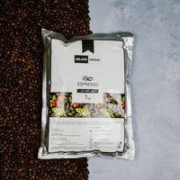 Café Milano Espresso Blend, Café Arábica 1 kg, Tueste Ligero, Origen Vietnam, Acidez Brillante, Aroma Frutal Sutil